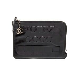 Chanel
Votez Coco Clutch